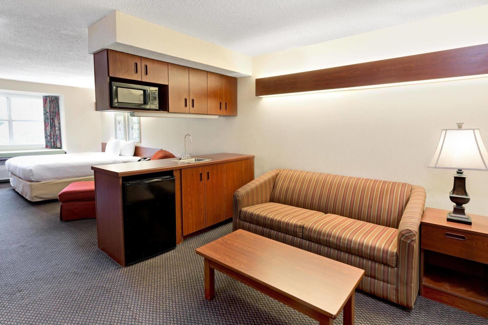 Microtel Inn & Suites By Wyndham Perimeter Center แซนดีสปริงส์ ภายนอก รูปภาพ